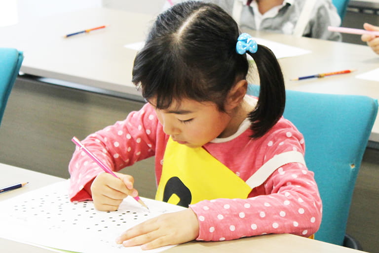 小学校受験模擬テストの実施風景