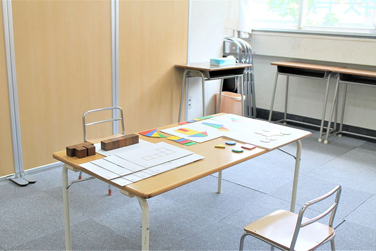 幼児教室（IQが伸びる英才コース）の机の配置